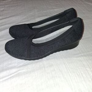 Clarks Women's Charcoal Gray Slip-On Flats
